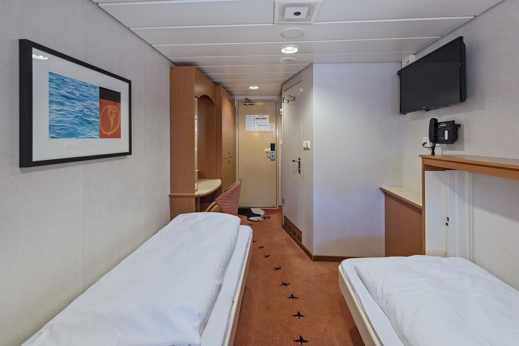Hertigruten MS Midnatsol Polar Outside Lower or Middle Deck 2.jpg